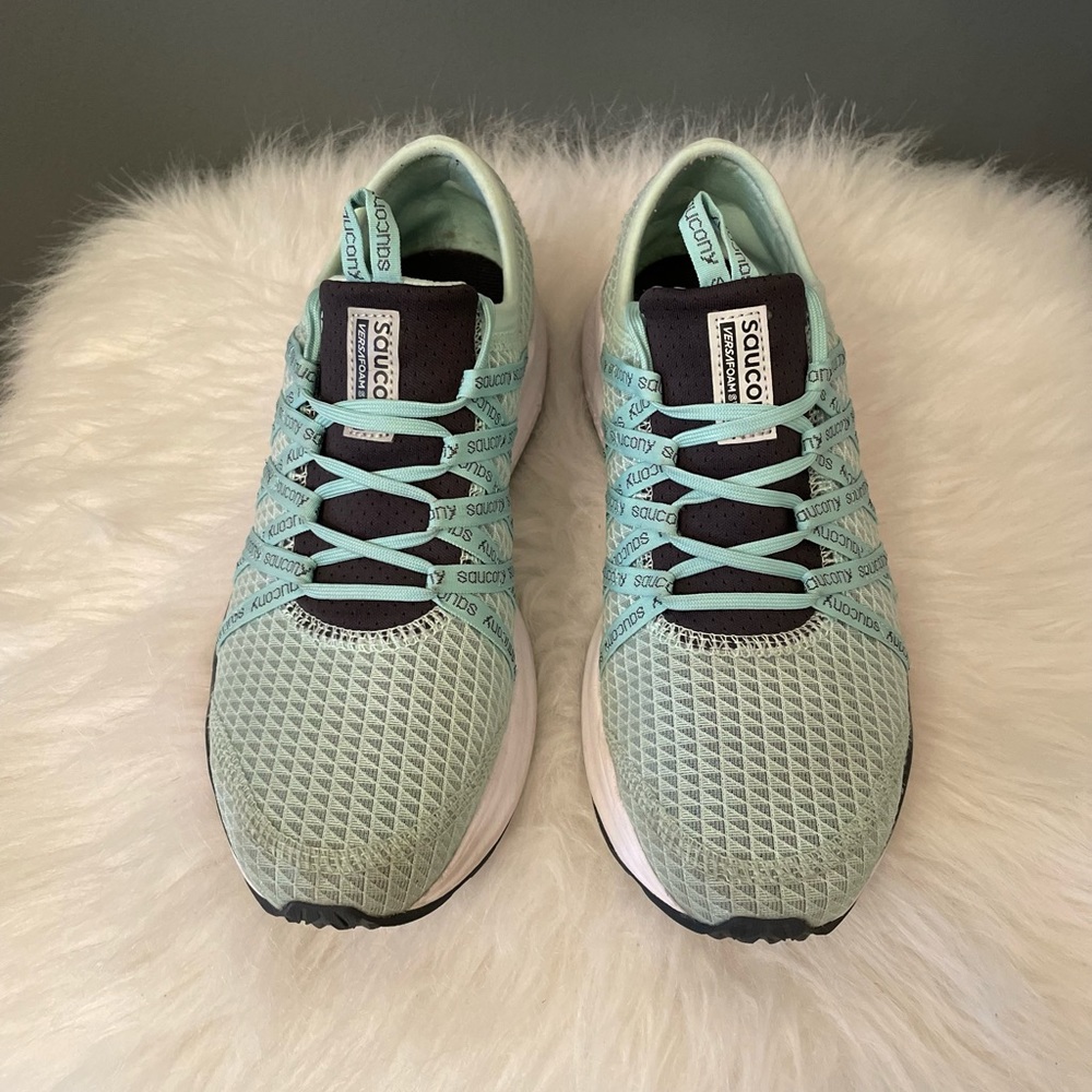 Women’s Saucony Versafoam Sway Sneaker Size 8